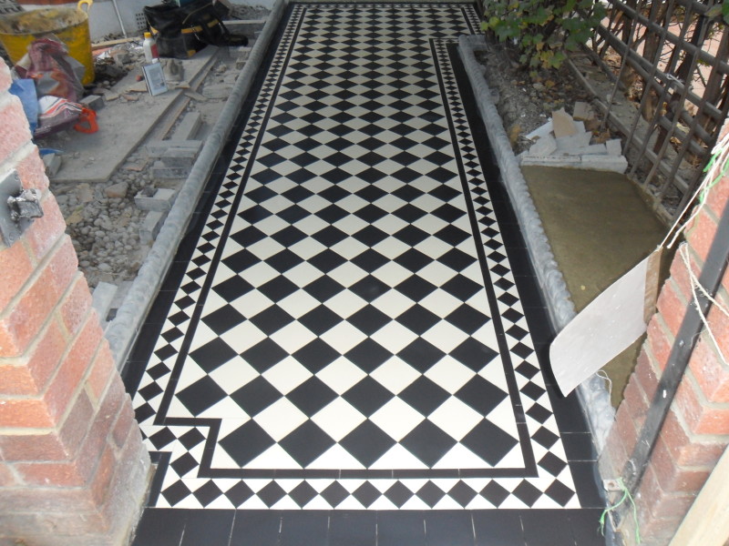Checkerboard with a 10cm body tile